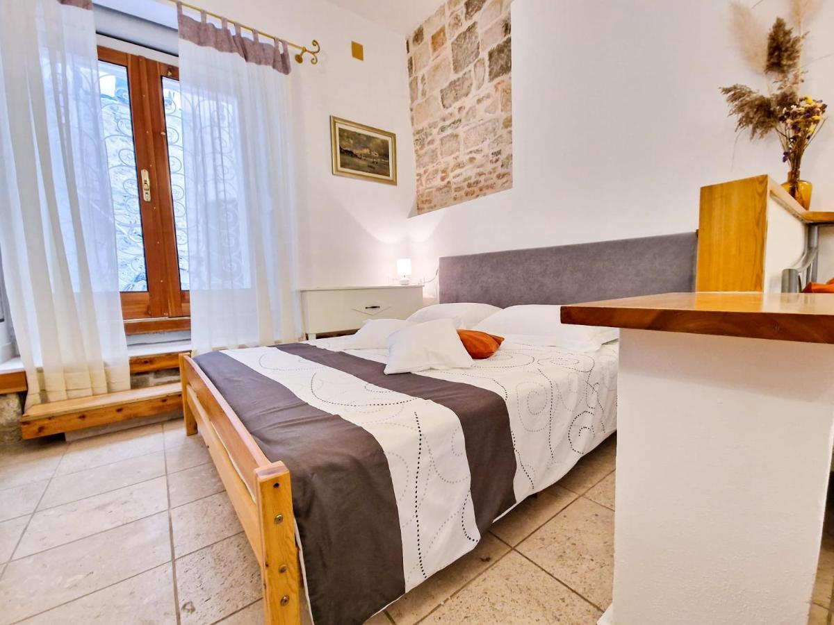 Jackie'S Little Stone House Apartamento Split Exterior foto
